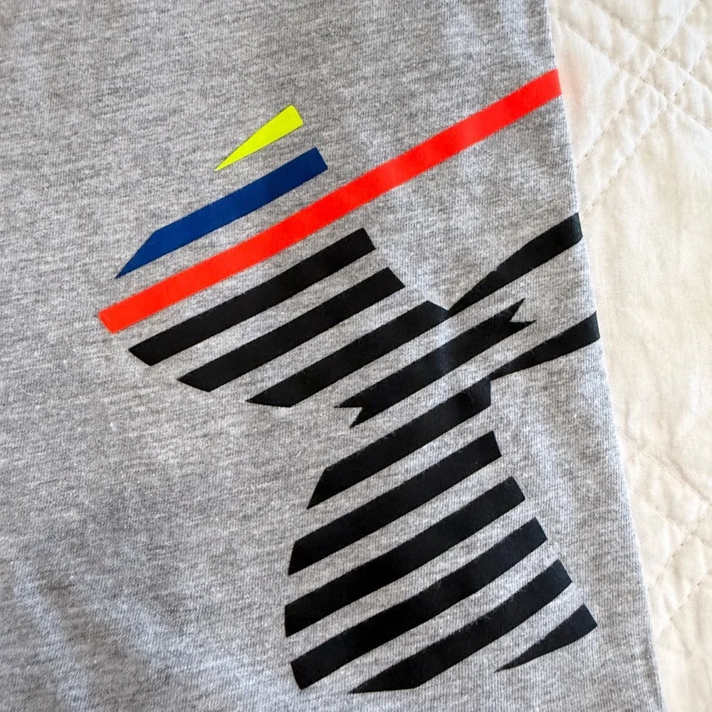 Under Armour Heather Gray T-Shirt with Striped Logo (7)